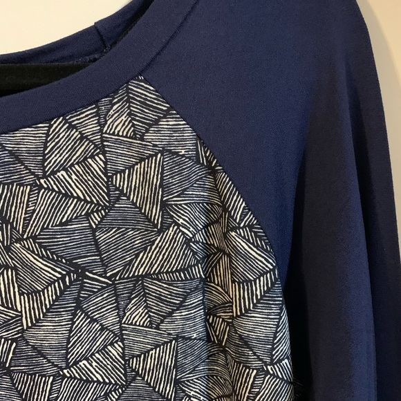 Olivia Moon blue pattern top made in USA size Medium - Picture 2 of 6